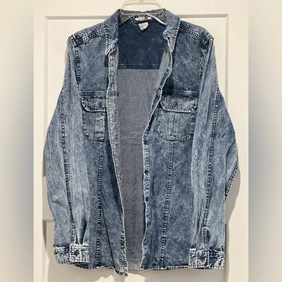 Levi’s Denim Button-Up Shirt - Picture 2 of 16